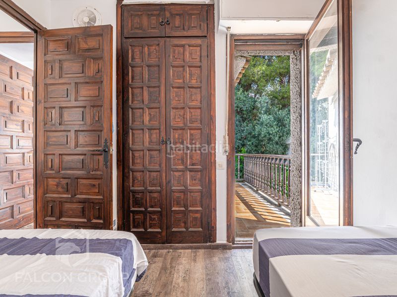 Foto cbea12ca-16a2-468e-a94c-536efd052cc1. Casa amb xemeneia piscina a Alorda Park Calafell