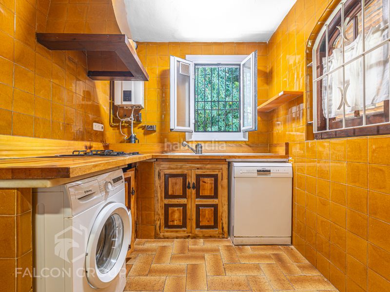 Foto e4106163-f677-4227-a055-3749f0cb13f2. Casa amb xemeneia piscina a Alorda Park Calafell