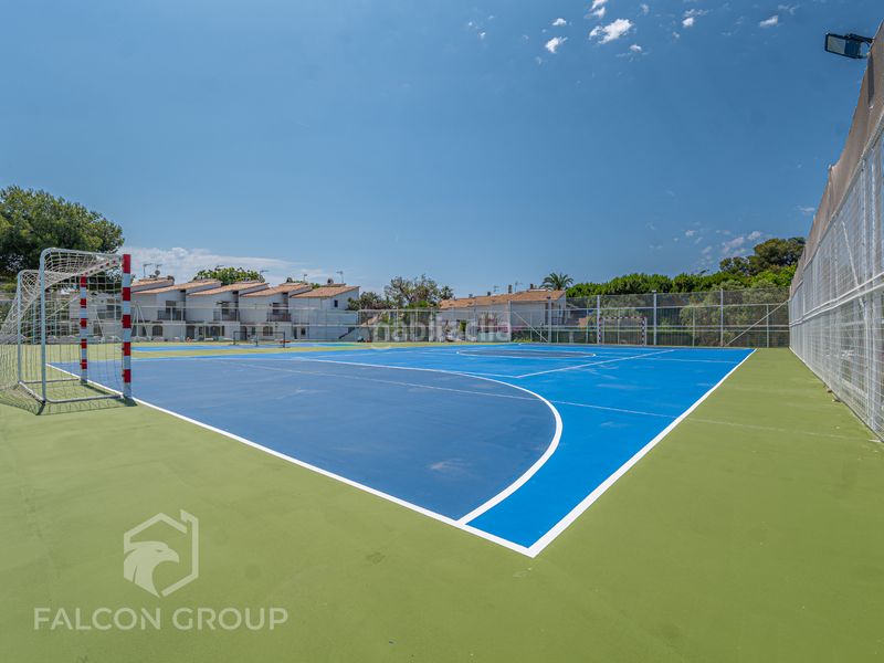 Foto e7a2c848-9636-49fe-9c84-a885a18a8fd9. Casa amb xemeneia piscina a Alorda Park Calafell