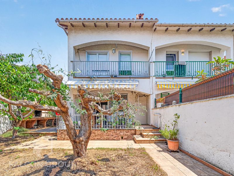 Foto f047fa14-d86c-414c-9e4f-31f5230b1f22. Casa amb calefacció piscina a Calafell residencial Calafell