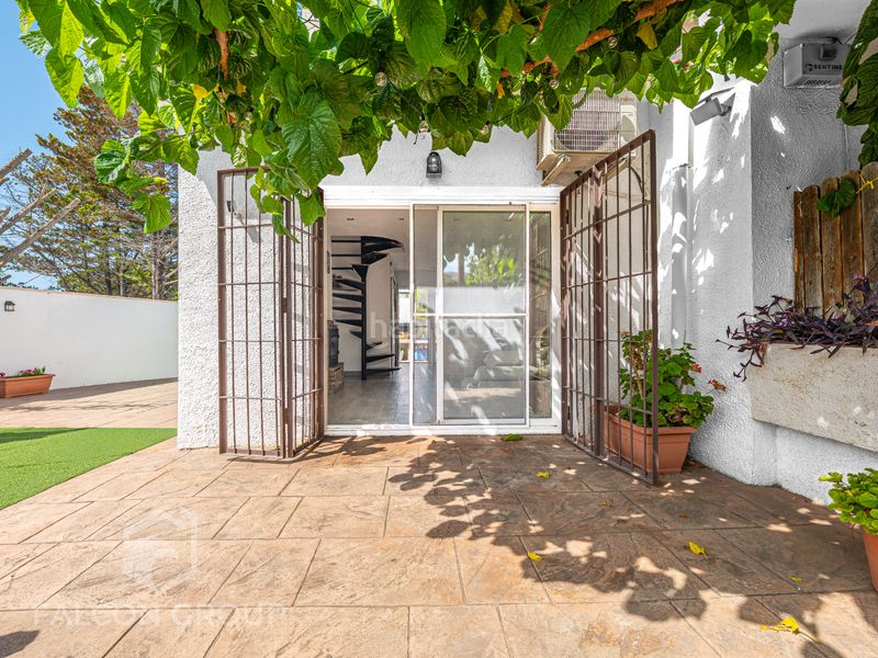 Foto cd1d89ee-75f1-4b4a-843f-7bc869b848e2. Casa amb xemeneia a Bonavista Vendrell (El)