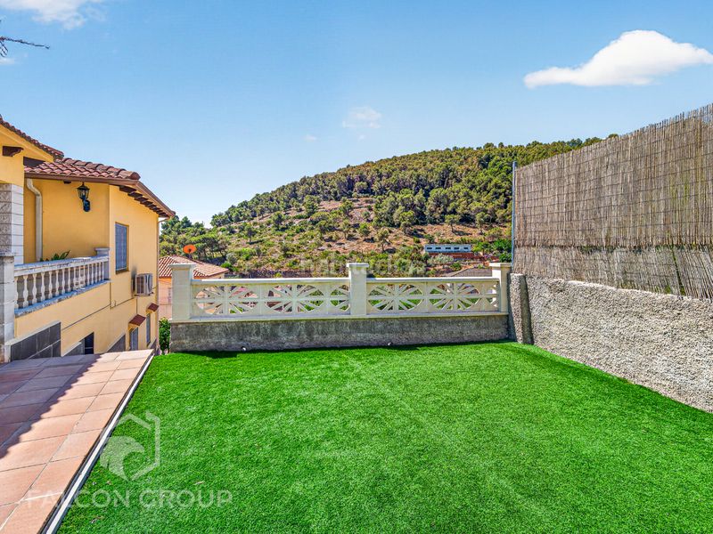Foto 2ff9d0ea-a465-4674-b5c3-a16ea0be6ff7. Chalet espectacular chalet independiente con piscina privada y vistas panorámicas en Castellet i la Gornal