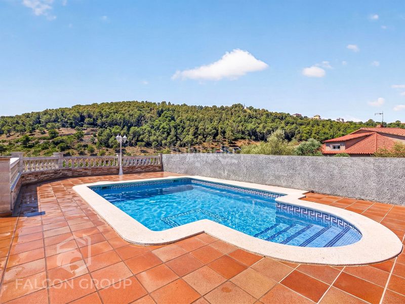 Foto 7dd01f65-6138-44a2-80a9-109d098491fc. Chalet espectacular chalet independiente con piscina privada y vistas panorámicas en Castellet i la Gornal