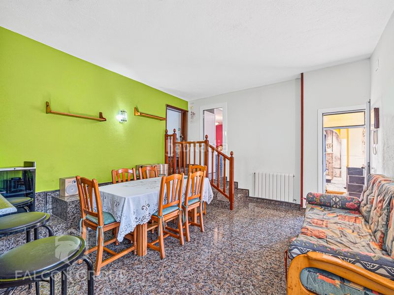 Foto ae727fcc-5456-47ae-ac95-29dd10d77ad6. Chalet espectacular chalet independiente con piscina privada y vistas panorámicas en Castellet i la Gornal