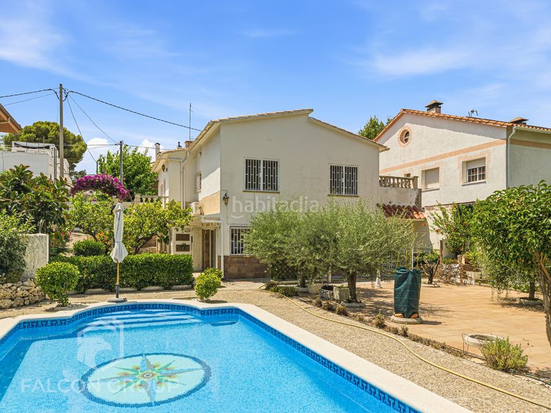 Foto 0bace9d9-f951-459e-a8f5-b367d78adc81. Casa amb piscina a Segur de Calafell nucli urbà Segur de Calafell