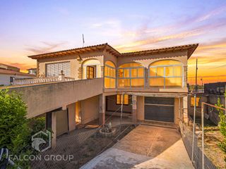 Chalet  Carrer avinguda angel guimerà. Casa o chalet independiente en venta