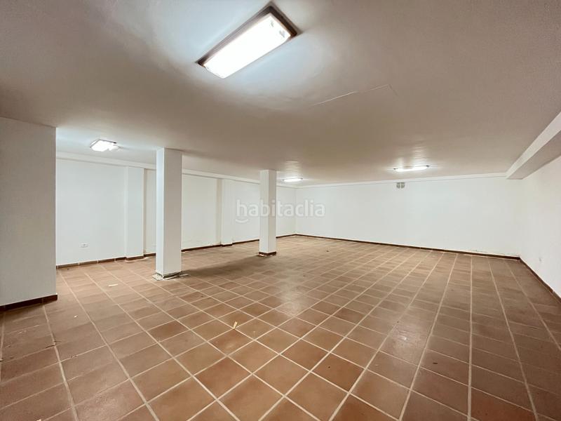 Foto 5856243d-bcb6-490c-9bc4-1627e69338e7. Alquiler local comercial en avenida emigrante 32 local en playa san juan, a un paso del mar. en Guía de Isora