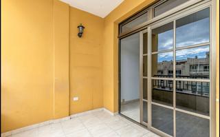 Piso  Carretera general. Se vende piso en la camella
