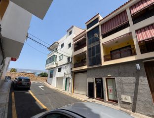 Pis en Calle la ni�a 3. Se vende piso en playa san juan 2dor, garaje y trastero