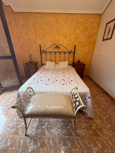 Foto 44062560-3415-4fbc-befa-ee46c6bbfe98. Casa bifamiliare in barrio Arnuero-palacio 25b in Arnuero