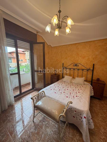 Foto 734e6f25-e462-473c-91f1-e44d777d9577. Casa bifamiliare in barrio Arnuero-palacio 25b in Arnuero