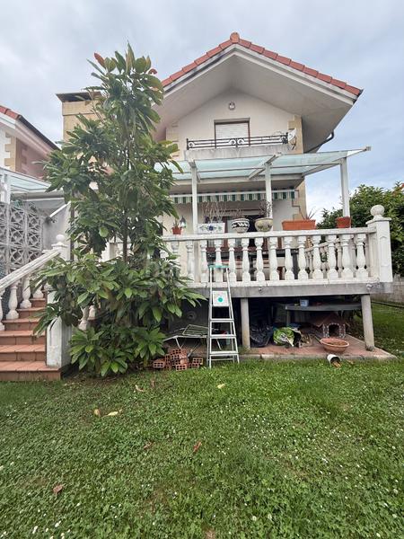 Foto 870889d5-e373-4fe5-9c41-c7f1138cfb4c. Casa bifamiliare in barrio Arnuero-palacio 25b in Arnuero