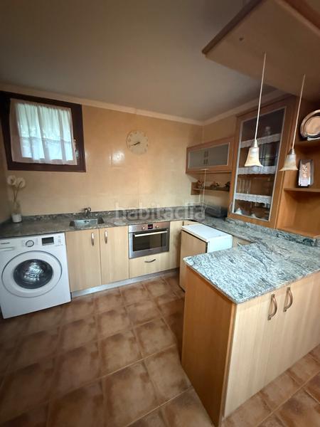 Foto c35b9401-e33f-44b3-ab68-ea0605b243f1. Casa bifamiliare in barrio Arnuero-palacio 25b in Arnuero