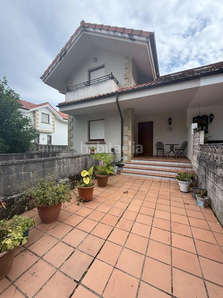 Foto db129b25-293d-4be1-8dbe-a94714a3d76a. Casa bifamiliare in barrio Arnuero-palacio 25b in Arnuero