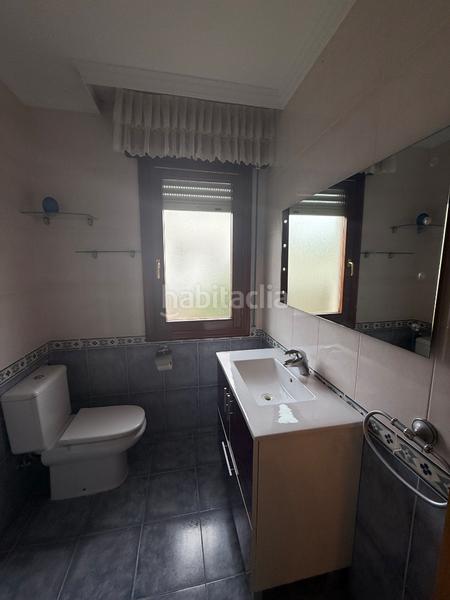 Foto f8a08814-5124-4d48-8131-fdc138100a71. Casa bifamiliare in barrio Arnuero-palacio 25b in Arnuero