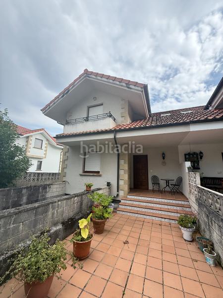 Foto fafd5871-56b2-476c-bb38-dbecc5b1d00c. Casa bifamiliare in barrio Arnuero-palacio 25b in Arnuero