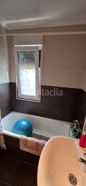 Foto 2e0b7cfa-7362-44ee-a236-9040fcf6217d. Planta baixa amb calefacció piscina a Meruelo
