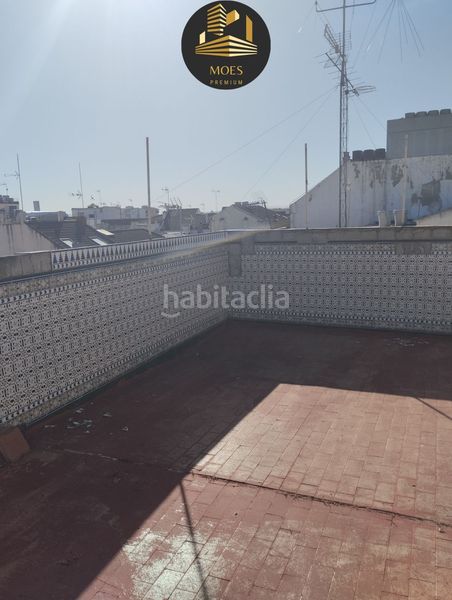 Foto 0ba81d83-d67b-4842-ad17-b1eec9e94a21. Edificio in Centro ciudad Linares