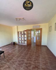 Flat in Mengíbar. Piso en venta en mengíbar, 3 dormitorios.