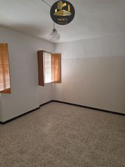 Casa a Torredonjimeno. Casa en venta en torredonjimeno, 5 dormitorios.