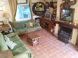 House in Baños de la Encina. Casa en venta en el centenillo, 2 dormitorios.