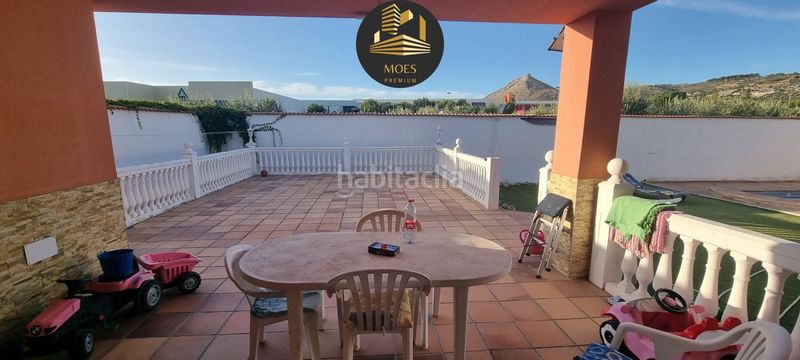 Foto dccb33b8-81f4-47c8-9420-35b138a805e4. Casa amb aparcament piscina a Martos