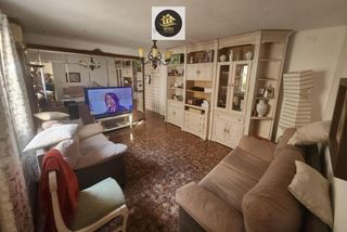 Chalet en Ctra. Circunvalación - La Magdalena. Chalet en venta en jaén, 5 dormitorios.