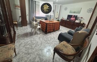 Appartamento in Jamilena. Piso en venta en centro, 4 dormitorios.