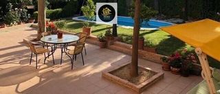 Xalet a Baeza. Chalet en venta en la yedra, 5 dormitorios.