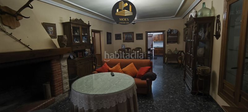 Foto 013dbbbb-898c-4198-8309-10bfbb7c388e. Casa amb aparcament a Rus