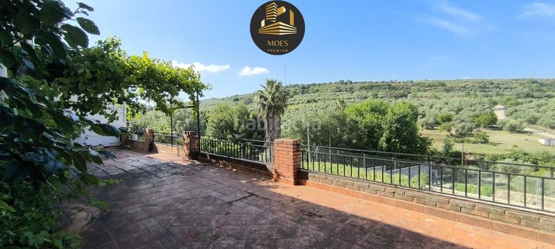 Foto 7d3d0af9-8e44-429d-8595-91f275a37949. Casa amb aparcament a Rus