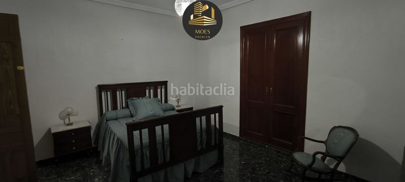 Foto b6dc7a1e-42a0-424e-9e0a-7f8f602be10a. Casa amb aparcament a Rus