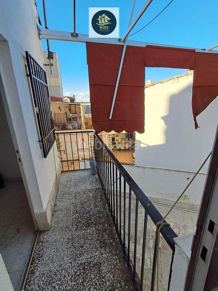 Foto 9f69b3cd-3166-435b-a384-d13ac0bb6446. Casa amb aparcament a Centro ciudad Linares