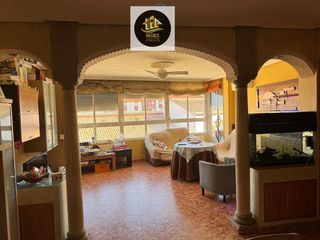 Etagenwohnung in Martos. Piso en venta en centro, 3 dormitorios.
