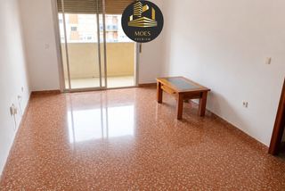 Rent Flat in El Valle - Universidad. Piso en alquiler en universidad, 2 dormitorios.
