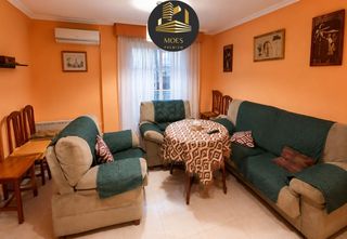 Miete Etagenwohnung in Peñamefecit - Avda Barcelona. Habitación en alquiler en renfe, 4 dormitorios.