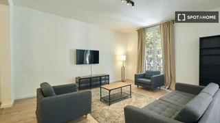 Alquiler Piso en Raval. Apartamento de 3 dormitorios en alquiler en el barri gotic, barc