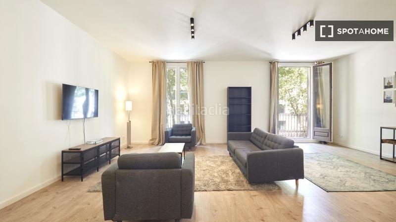 Foto 50d6cff9-5347-45c9-abde-e77c385f5f6e. Alquiler piso apartamento de 3 dormitorios en alquiler en el barri gotic, en Barcelona