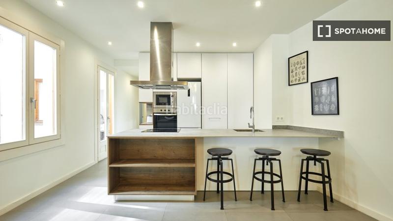 Foto 52bf195d-3470-424a-9608-5e44a906faaa. Alquiler piso apartamento de 3 dormitorios en alquiler en el barri gotic, en Barcelona