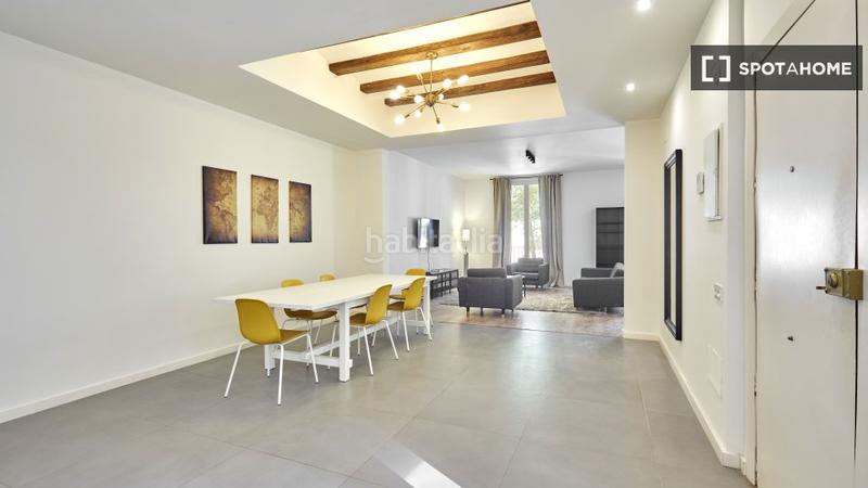 Foto a08deb4c-f4b0-4a6d-9beb-f975e2fd4080. Alquiler piso apartamento de 3 dormitorios en alquiler en el barri gotic, en Barcelona