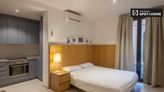 Lloguer Pis a Gòtic. Luminoso apartamento de 1 dormitorio en alquiler en barri gòtic