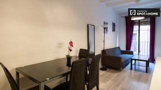 Affitto Appartamento in Raval. Apartamento de 2 dormitorios con aire acondicionado en alquiler