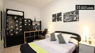 Location Appartement à Raval. Apartamento de 2 dormitorios en alquiler con balcón en el raval