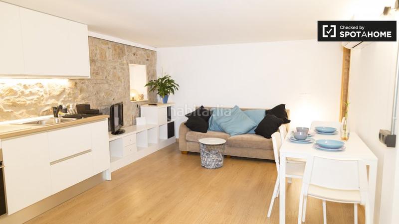 Foto 486536e0-7c62-48ca-9019-c5bc2dbe4903. Rent flat with heating in Sants Barcelona