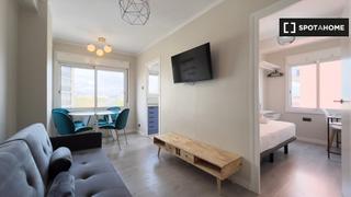 Miete Etagenwohnung in Vilapicina - Torre Llobeta. Piso de 3 dormitorios en alquiler en barcelona, barcelona