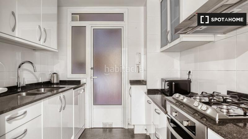 Foto 035e8b8b-c024-450d-8fff-9f4e2a6efde8. Alquiler piso apartamento de 3 dormitorios en alquiler en Barcelona