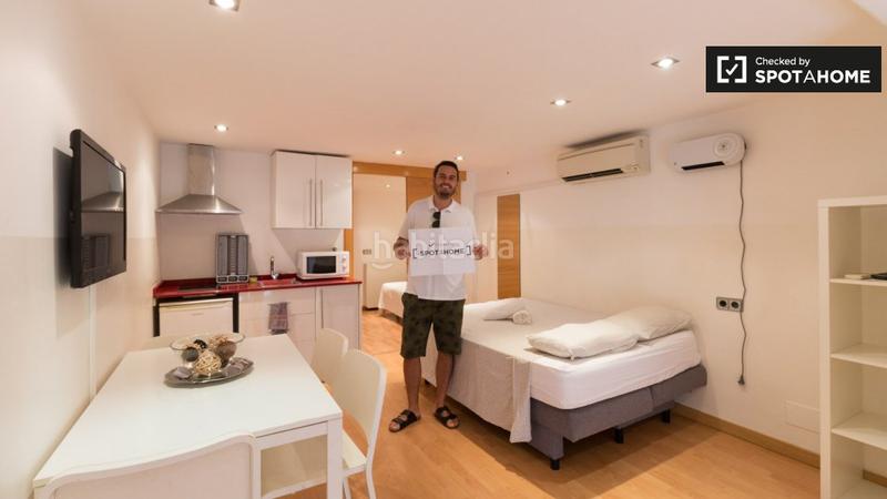 Foto 29bacd2c-d660-4e9b-9cd5-ac959c2d590e. Lloguer pis amb calefacció a El Poble Sec - Parc de Montjuïc Barcelona