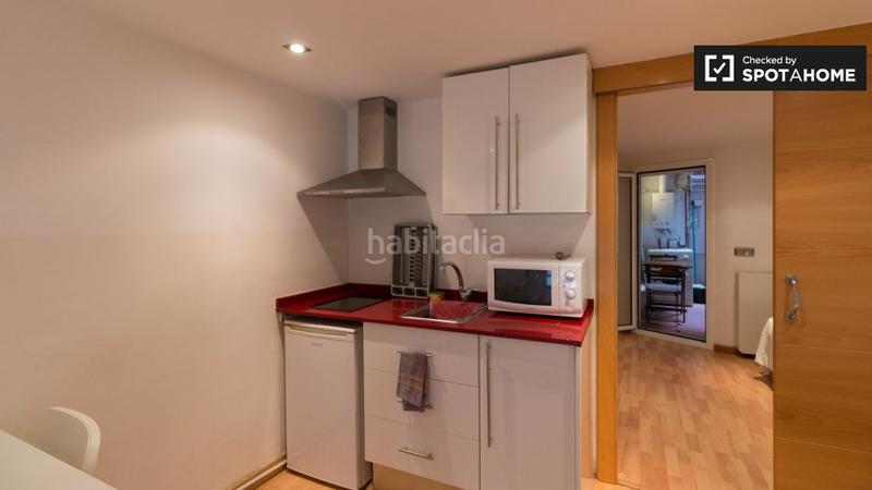 Foto 8efe428b-781b-4797-8c41-27bbbac4ecef. Lloguer pis amb calefacció a El Poble Sec - Parc de Montjuïc Barcelona