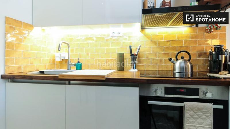 Foto 87775a90-8c0f-48dc-97dc-6e6a2d5b4037. Rent flat with heating in Collblanc Hospitalet de Llobregat (L´)