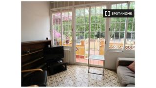 Miete Etagenwohnung in Vallcarca - Penitents. Tranquilo apartamento de 2 dormitorios en alquiler en gràcia, ba